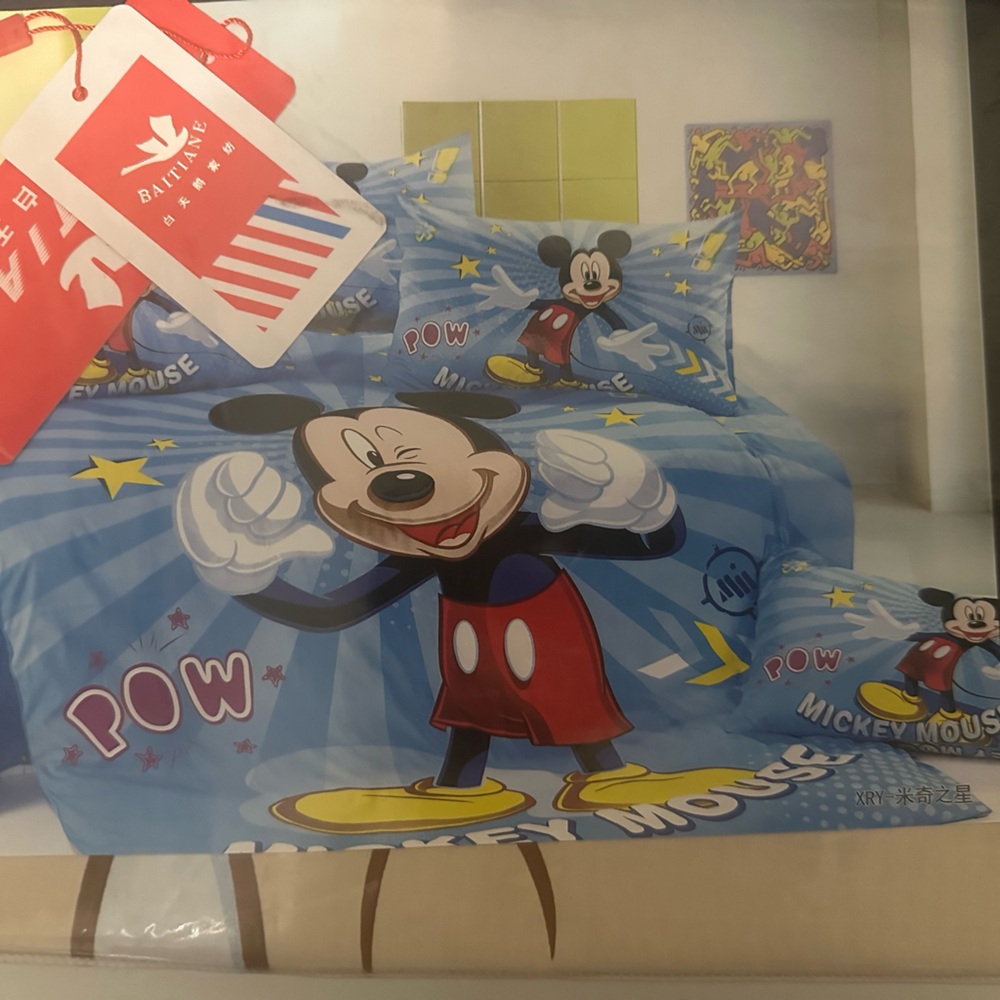 Disney Mickey Mouse Blue and Red Bedding Set. Incl duvet cover, sheet and pillow